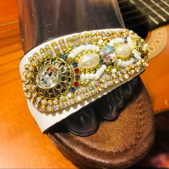 🌺Natures Breeze White Platform Decorative Heels! - Picture 4 of 16